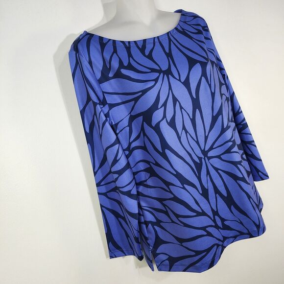 Vineyard Vines Top Womens Medium Blue Bloom Sankaty Boat Neck UPF Protection - Picture 4 of 9